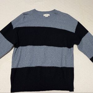 H&M Women's Black and Gray Striped Sweater